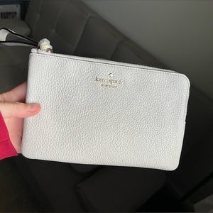 NWT Kate Spade Leila Medium Wristlet
